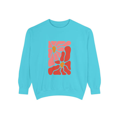 Pink Retro Flower Graphic Garment-Dyed Women's Hooded Sweatshirt