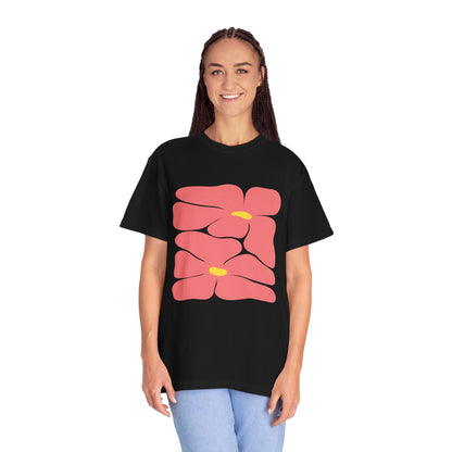 Pink Retro Flowers Graphic Garment-Dyed Women's T-Shirt