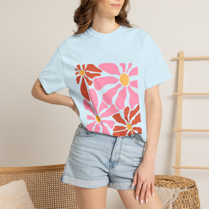 Retro Pink Daisy Graphic Garment-Dyed Women's T-Shirt