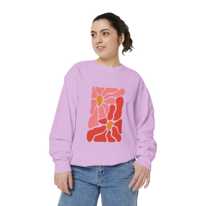 Pink Retro Flower Graphic Garment-Dyed Women's Hooded Sweatshirt