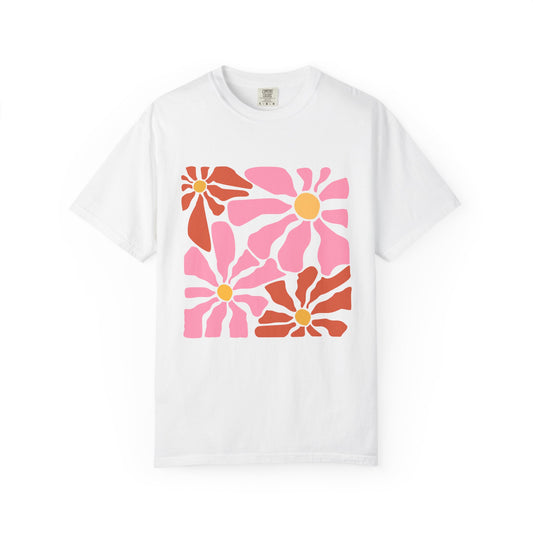 Retro Pink Daisy Graphic Garment-Dyed Women's T-Shirt