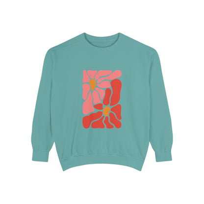 Pink Retro Flower Graphic Garment-Dyed Women's Hooded Sweatshirt