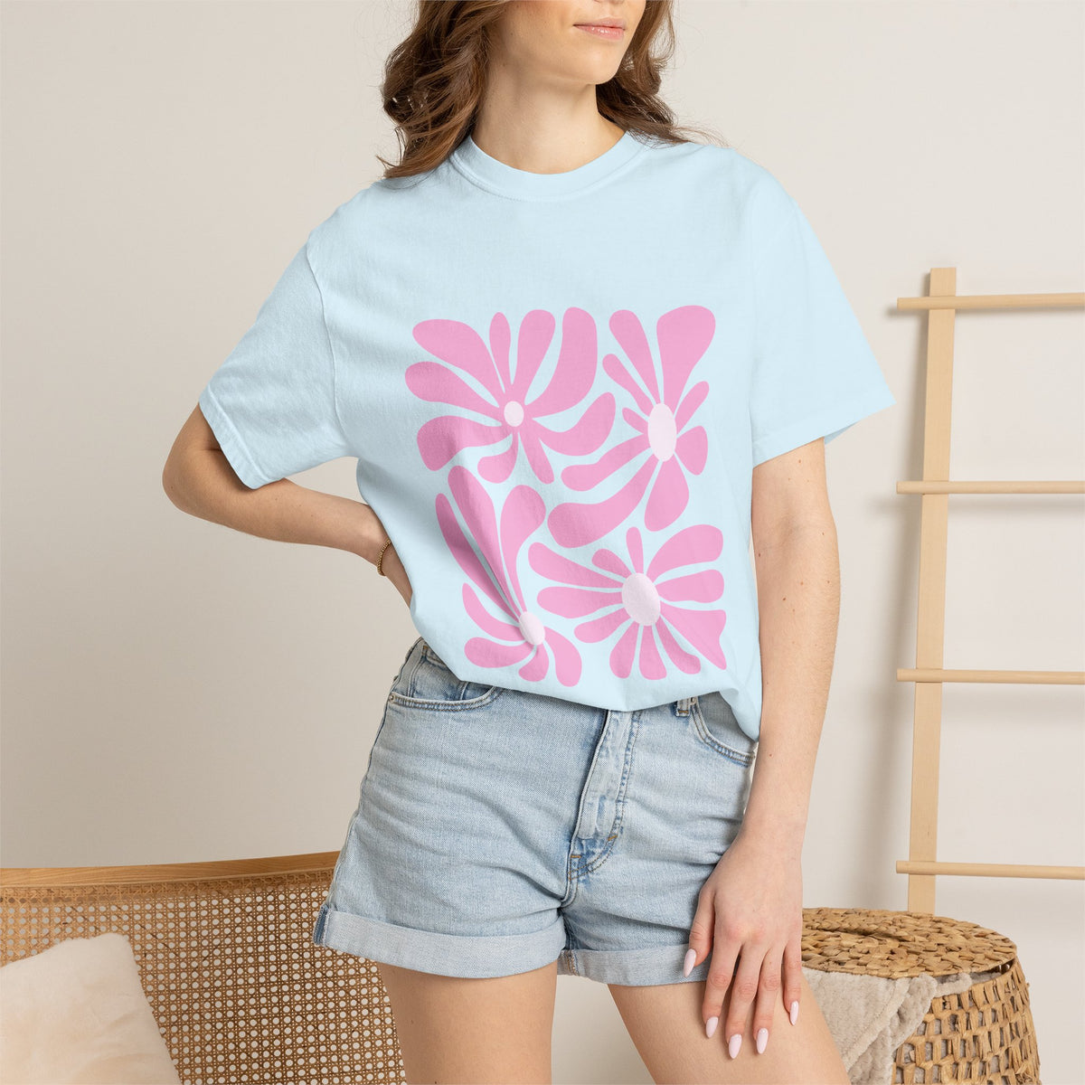Pink Retro Floral Garment-Dyed Women's T-Shirt