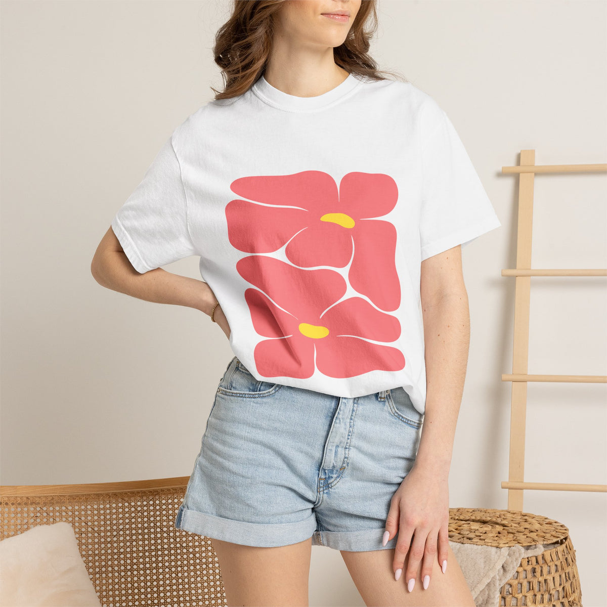 Pink Retro Flowers Graphic Garment-Dyed Women's T-Shirt