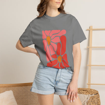 Pink Retro Flower Graphic Garment-Dyed Women's T-Shirt
