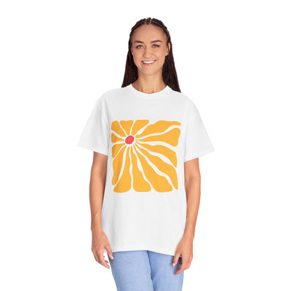Minimal Yellow Floral Graphic Garment-Dyed Women's T-Shirt