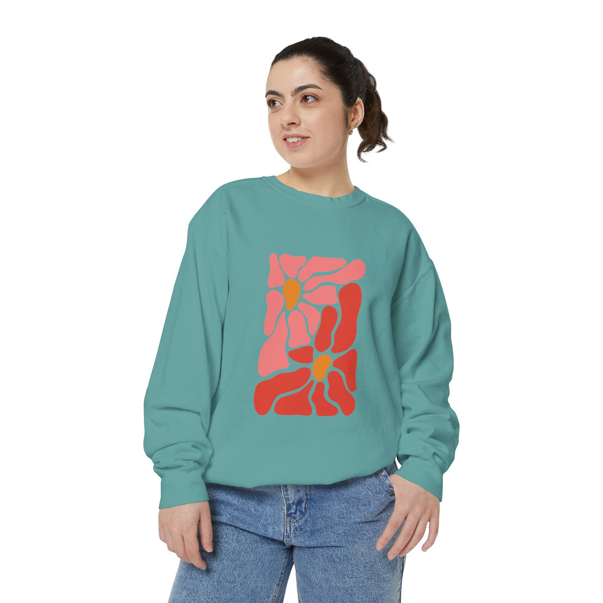 Pink Retro Flower Graphic Garment-Dyed Women's Hooded Sweatshirt