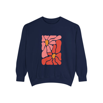 Pink Retro Flower Graphic Garment-Dyed Women's Hooded Sweatshirt