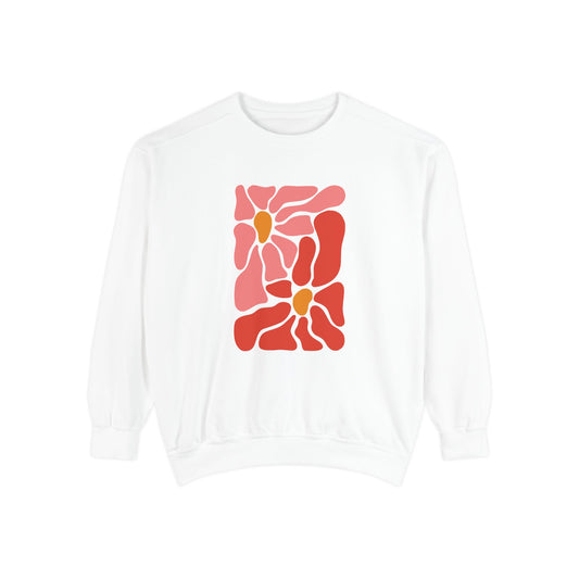 Pink Retro Flower Graphic Garment-Dyed Women's Sweatshirt