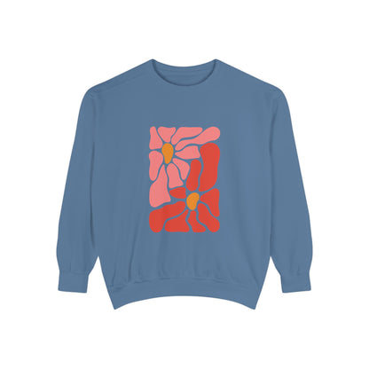 Pink Retro Flower Graphic Garment-Dyed Women's Hooded Sweatshirt