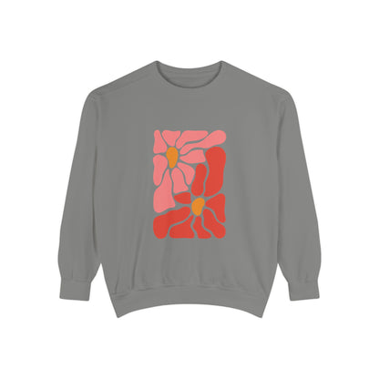 Pink Retro Flower Graphic Garment-Dyed Women's Hooded Sweatshirt