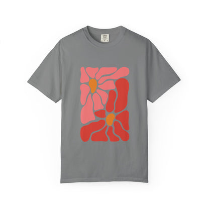 Pink Retro Flower Graphic Garment-Dyed Women's T-Shirt