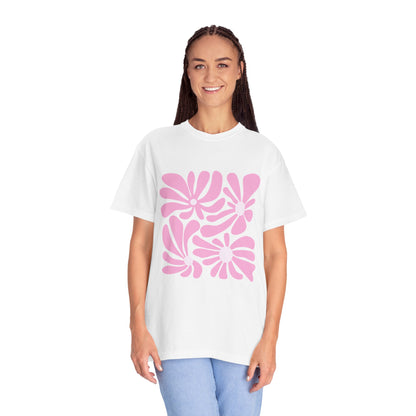 Pink Retro Floral Garment-Dyed Women's T-Shirt
