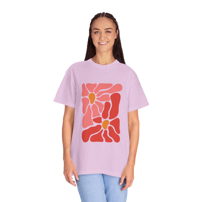 Pink Retro Flower Graphic Garment-Dyed Women's T-Shirt