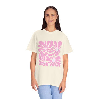 Pink Retro Floral Garment-Dyed Women's T-Shirt