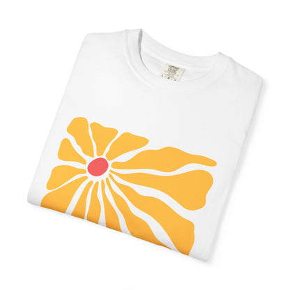 Minimal Yellow Floral Graphic Garment-Dyed Women's T-Shirt