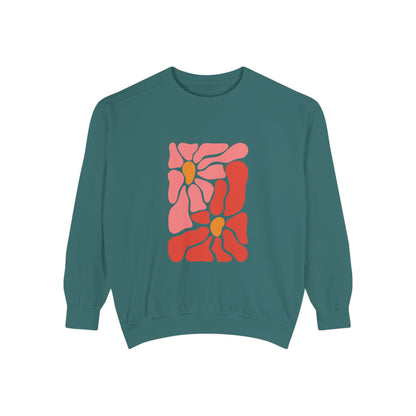 Pink Retro Flower Graphic Garment-Dyed Women's Hooded Sweatshirt