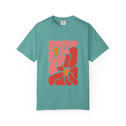 Pink Retro Flower Graphic Garment-Dyed Women's T-Shirt