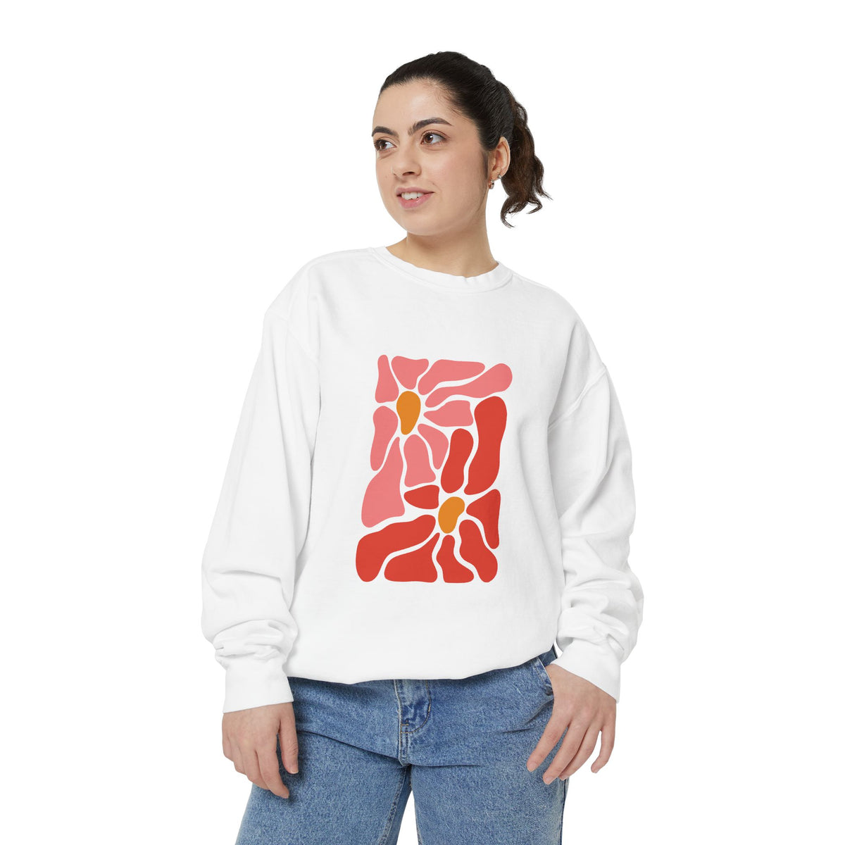 Pink Retro Flower Graphic Garment-Dyed Women's Hooded Sweatshirt