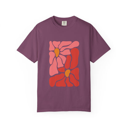 Pink Retro Flower Graphic Garment-Dyed Women's T-Shirt