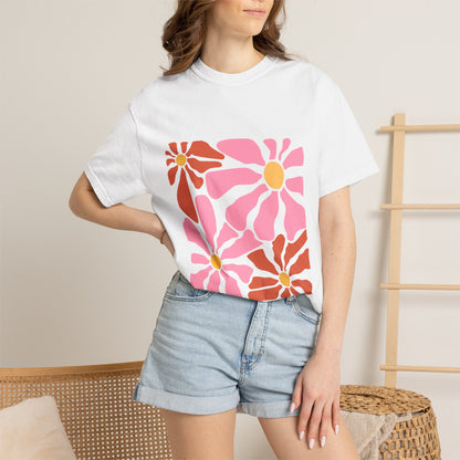 Retro Pink Daisy Graphic Garment-Dyed Women's T-Shirt