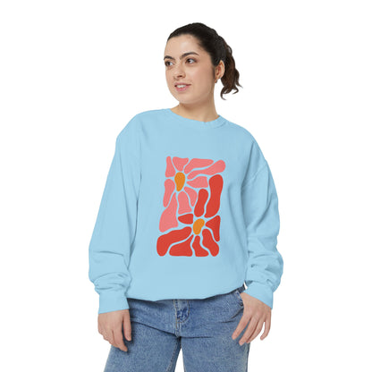 Pink Retro Flower Graphic Garment-Dyed Women's Hooded Sweatshirt