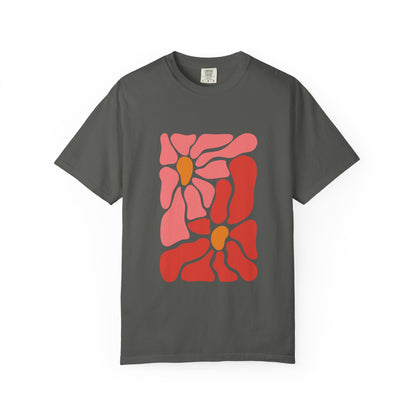 Pink Retro Flower Graphic Garment-Dyed Women's T-Shirt