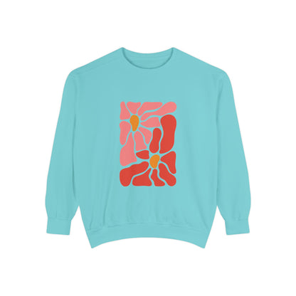 Pink Retro Flower Graphic Garment-Dyed Women's Hooded Sweatshirt