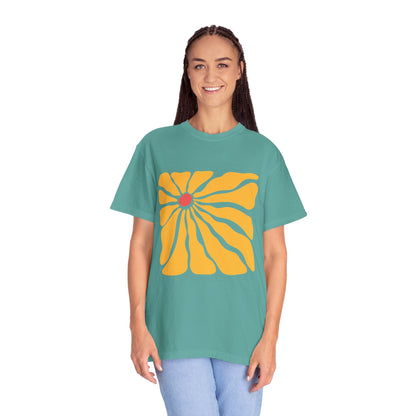 Minimal Yellow Floral Graphic Garment-Dyed Women's T-Shirt