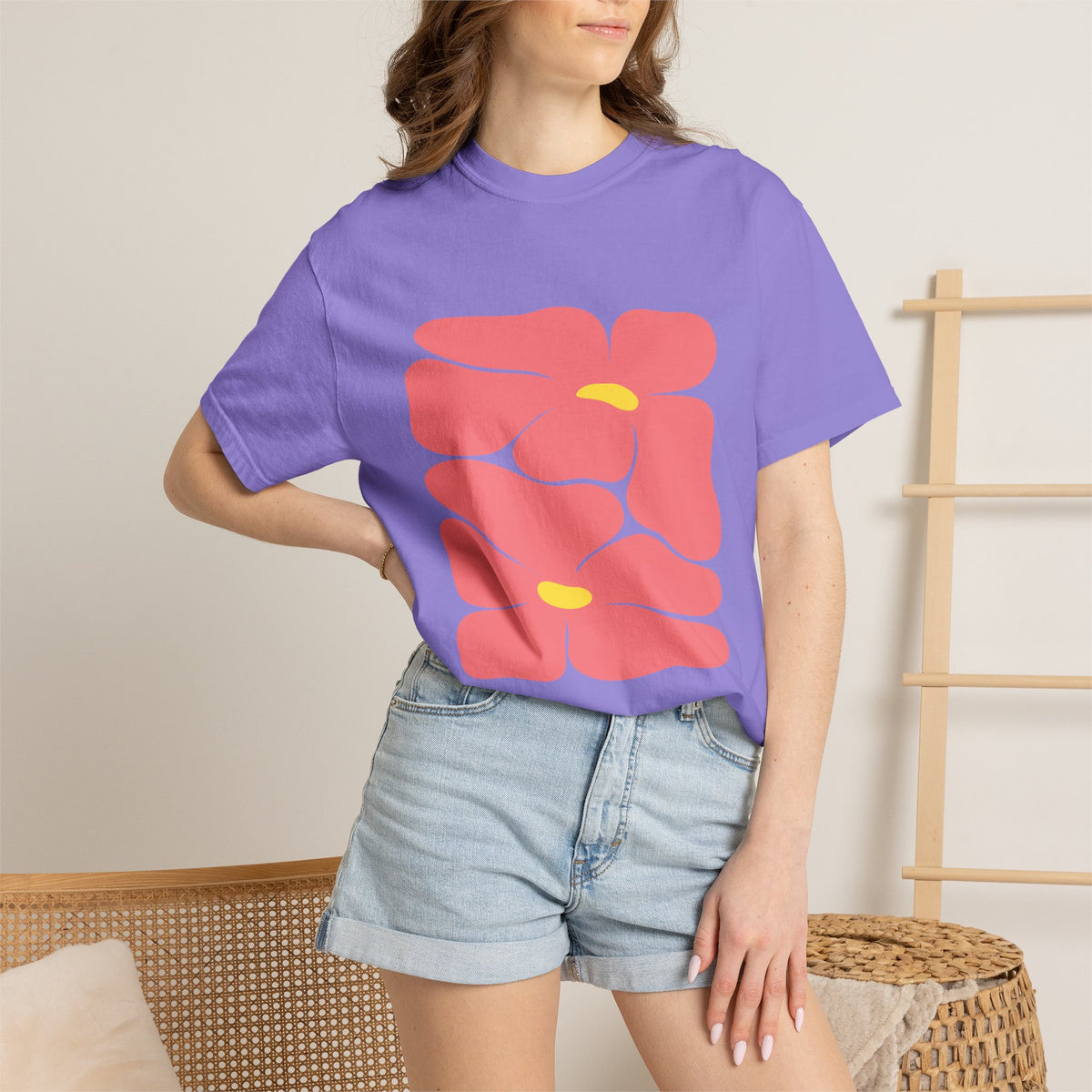 Pink Retro Flowers Graphic Garment-Dyed Women's T-Shirt